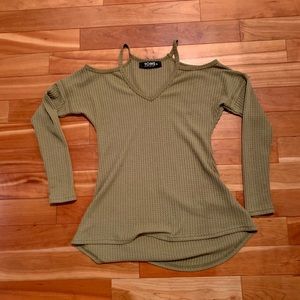 Cold shoulder top